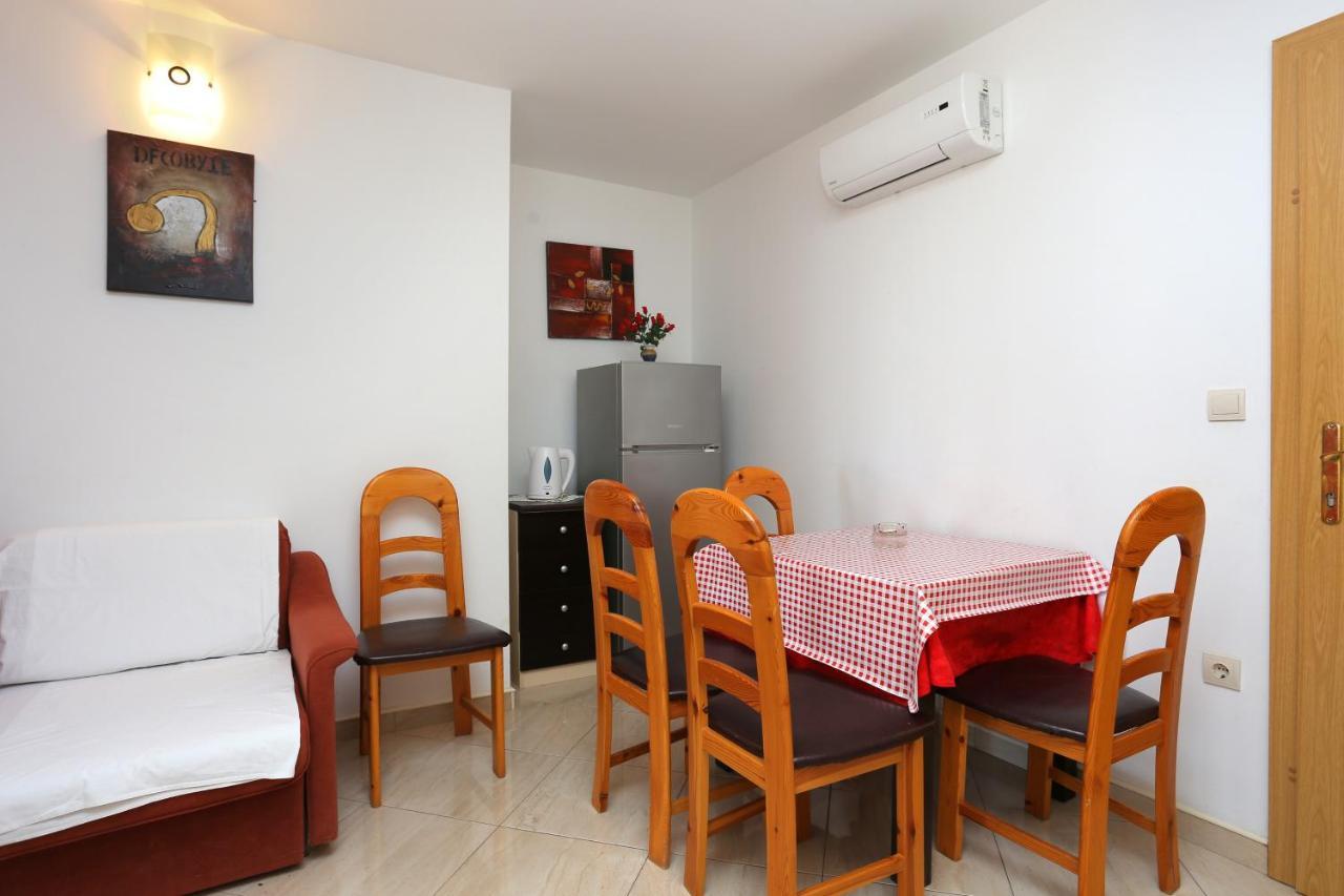 Apartments By The Sea Zivogosce - Porat, Makarska - 18218 イグラネ エクステリア 写真